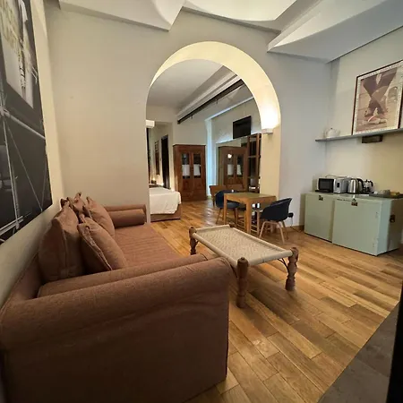 Bed & Breakfast Loft *