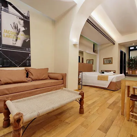 Bed & Breakfast Loft 4*